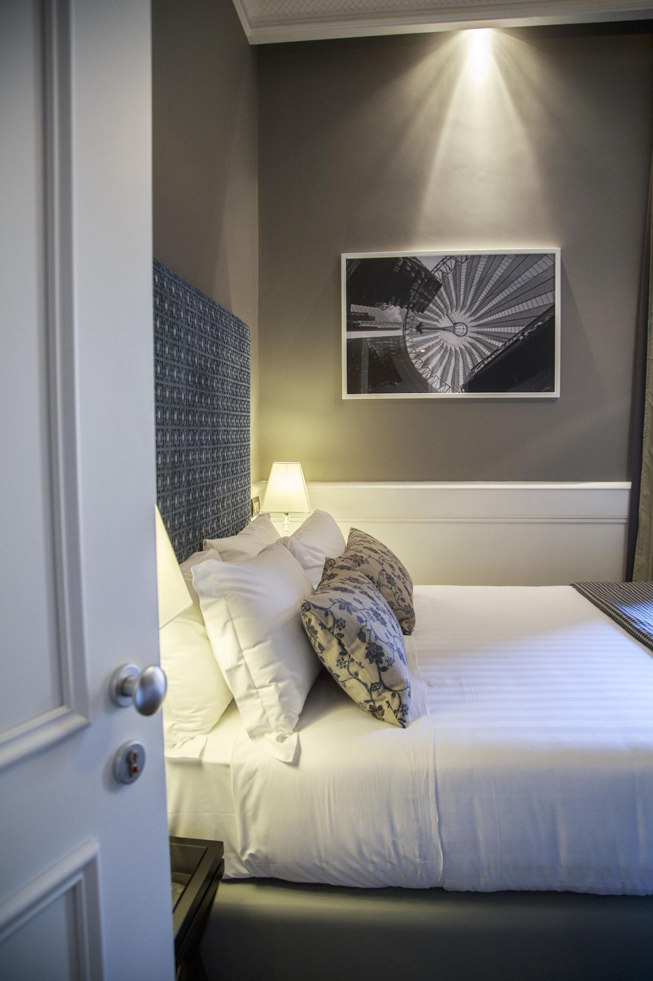 The Independent 4*